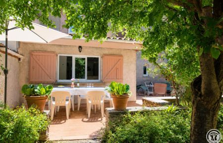 G&icirc;te n&deg;09G10566 Prat-Bonrepaux - Ari&egrave;ge - LA ZINATE et sa terrasse ombrag&eacute;e