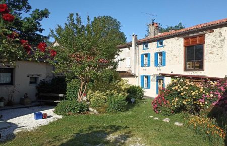 G&icirc;te n&deg;09G10384 Serres-sur-Arget - Ari&egrave;ge - Vue du g&icirc;te