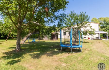 G&icirc;te n&deg;09G10537 Laroque-d'Olmes - Ari&egrave;ge - Chez A et J