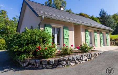 G&icirc;te n&deg;09G10546 Castillon-en-Couserans - Ari&egrave;ge - G&icirc;te du Riou-Passat