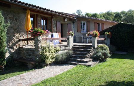 G&icirc;te n&deg;09G11174 Montferrier - Ari&egrave;ge - Fa&ccedil;ade Sud de la Grange neuve. Ari&egrave;ge Pyr&eacute;n&eacute;es cathares